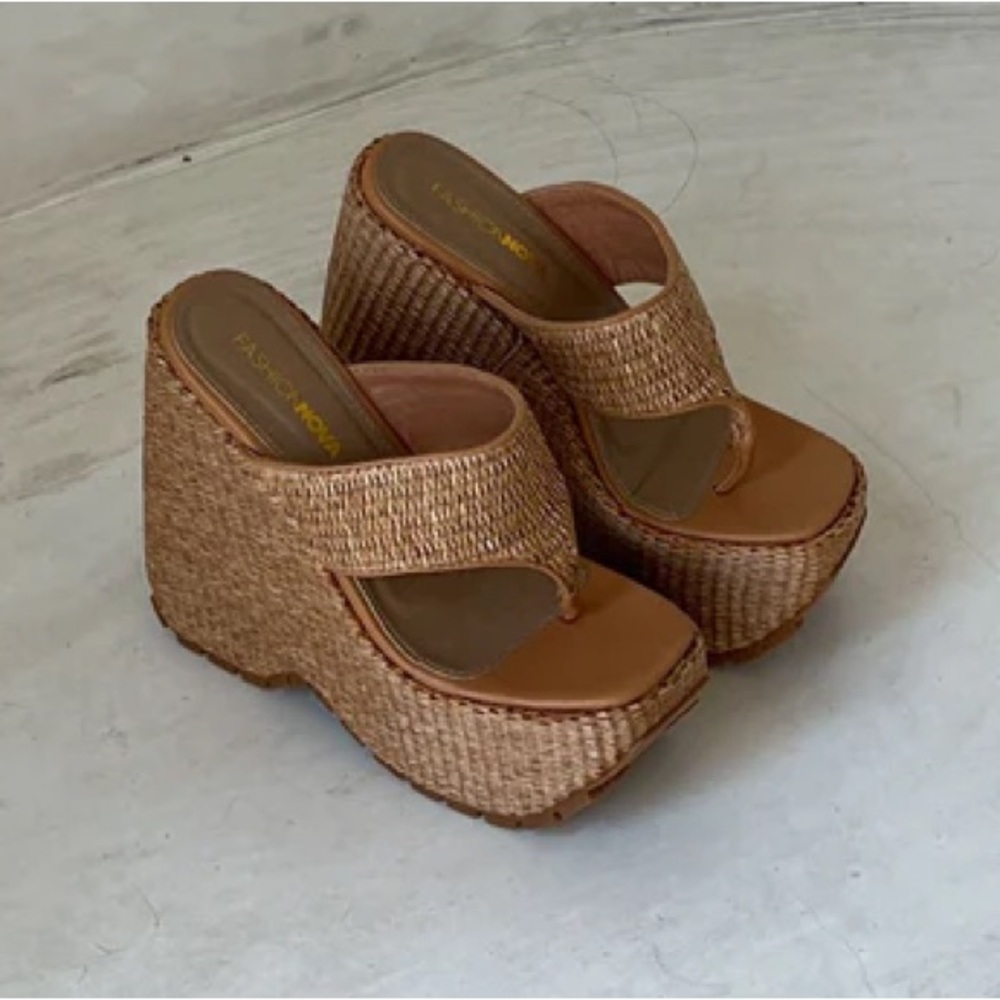 Fashion Nova Tan Woven Platform Wedge Sandals - Picture 3 of 7